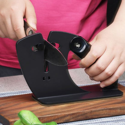 L'affûtage de tous vos couteaux n'aura jamais été aussi simple, efficace et intuitif grâce à cet aiguiseur de couteau professionnel