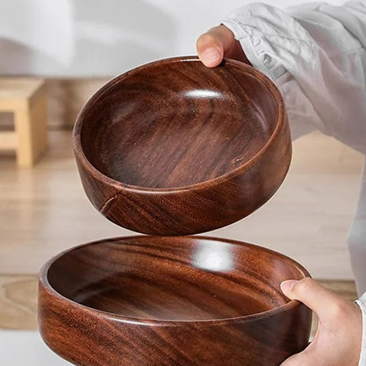 Bols creux en bois naturel de noyer, deux formats pour tous vos plats au quotidien