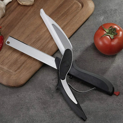 Essayez ce nouvel outil de cuisine combinant couteau et planche à découper