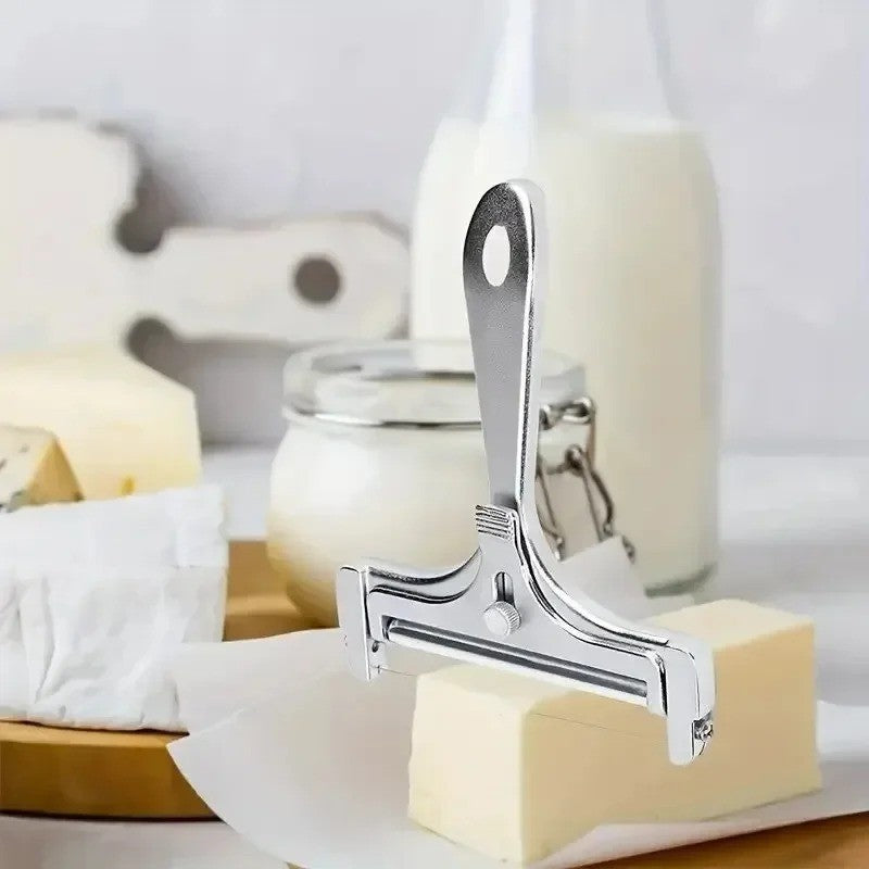 Le couteau à fromage indispensable pour des tranches de fromage régulières et parfaites