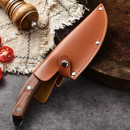 Fourni avec une étui raffinée en cuir de qualité notre couteau KraftNife vous accompagne dans toutes vos préparations aussi bien en cuisine qu'en pic-nique ou encore à la pêche ou pour des barbecue en plein air.
