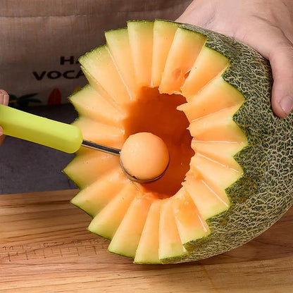 Utilisez la cuillère à boules de fruits pour obtenir de jolies perles de vos fruits préférés. De véritables friandises fruitées à proposer aux enfants
