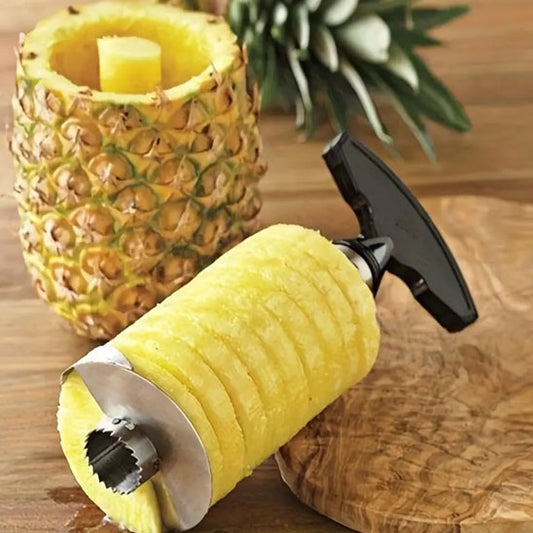 Ne vous privez plus d'acheter des ananas bien frais et délicieux. Notre Eplucheur Ananas vous facilite la vie et simplifie l'épluchage de ananas
