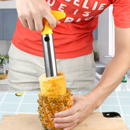 Nous avons l'outil indispensable pour éplucher et trancher vos ananas comme un pro en un tour de main