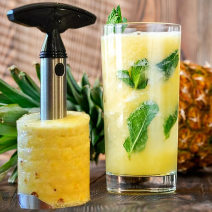 Ne vous laissez plus intimider par ce fruit tropical aux multiples vertus. Réalisez des tranches d'ananas parfaites en deux tems trois mouvements et savourez de délicieux cocktails à l'ananas rafraîchissants et désaltérants