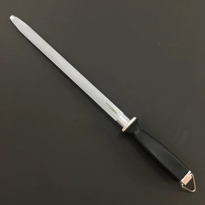 Un design élégant et une conception simple qui le rend compatible avec tous types de couteaux