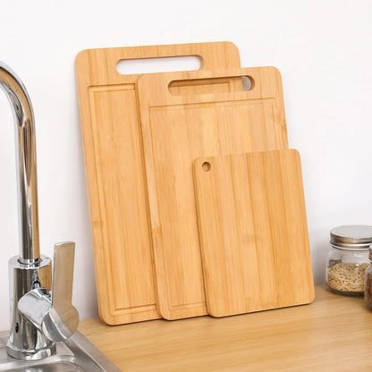 Simplifiez-vous la vie et retrouvez le plaisir de préparer vos aliments préférés grâce à nos planches à découper en bois de bambou 100% naturel