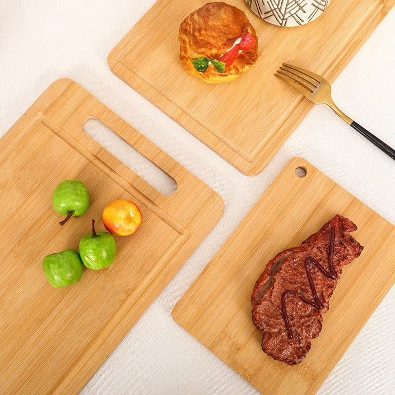 Indispensable et intemporelles ces planches à découper en bambou deviendront vite votre meilleur allié en cuisine que vous soyez un cuisinier du dimanche ou un professionnel exigent