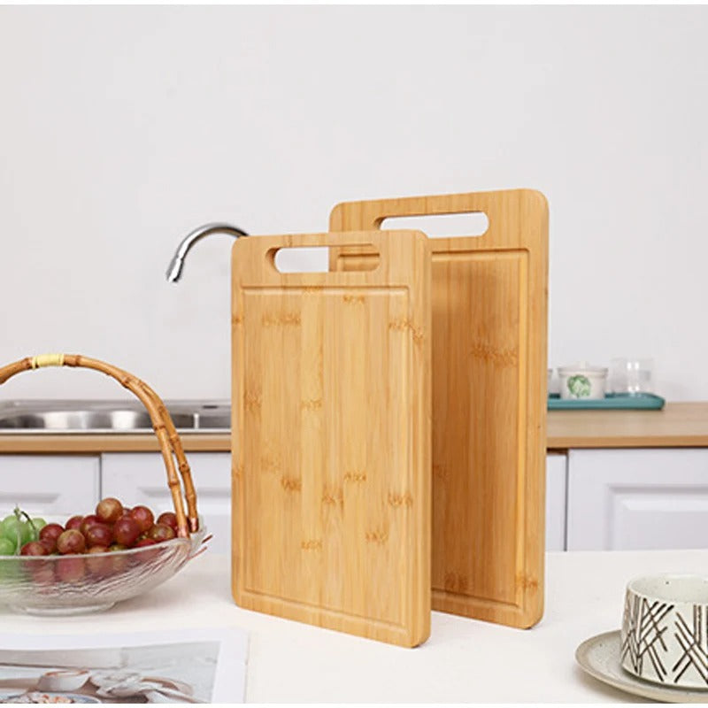 Découvrez notre ensemble de 2 planches à découper en bambou M (20x30cm) et L (22x34cm) concues pour faciliter vos préparations culinaires des plus simples aux plus élaborées