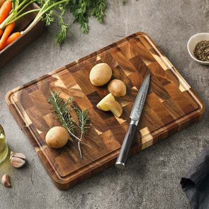 La planche à découper en bois massif d'acacia qu'il vous faut que vous soyez un cuisinier du dimanche ou un chef exigeant