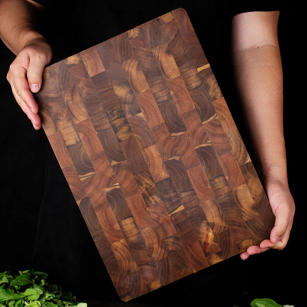 Découvrez notre planche en acacia plus qu'une planche à découper une véritable oeuvre d'art qui sublimera votre cuisine avec son grain unique et son aspect rustique chic
