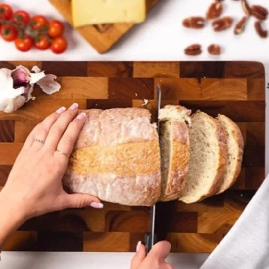Du petit dejeuner au diner cette planche à découper en Acacia deviendra votre meilleure llié pour toutes vos préparations culinaires des plus simples au plus élaborées