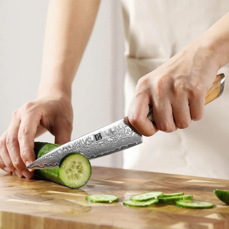 Couteau utilitaire en acier Damas idéal pour couper et éplucher les fruits et les légumes comme les concombres