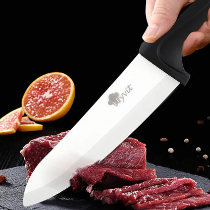 Couteau de cuisine en céramique alliant la robustesse et l'élégance du zircon avec un tranchant inégalé pour réaliser des coupes précises et propres dignes d'un chef étoilé