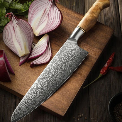 Couteau de chef en acier Damas authentique avec poignées en bois d'érable sycomore. Pour des tranches précises et régulières dignes des plus grands chefs