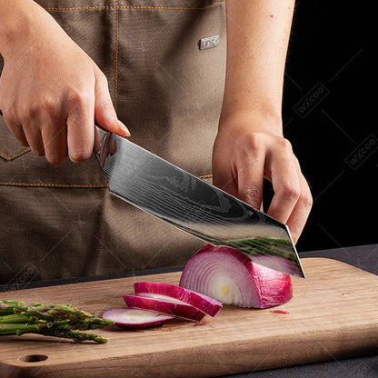 Couteau Santoku Japanife™ pour éminer vos oignons et couper tous vos légumes avec précision et assurance