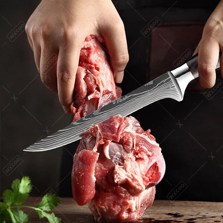 Couteau de désossage Japanife pour désosser vos pièces de viandes et volailles et réaliser de délicieuses escalopes de veau farcies à la parmesane ou encore un poulet farci aux champignons sauvages et bien plus encore