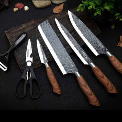 Enfin un set de couteaux de cuisine complet qui regroupe les couteaux essentiels pour viser l'excellence et élever votre cuisine au niveau superieur