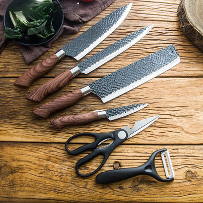 Voici un set de couteaux de cuisine complet indispensable pour tous que vous soyez un cuisinier du dimanche ou un chef exigeant parce que nous ne lesinons pas sur la qualite la precision et l'efficacite